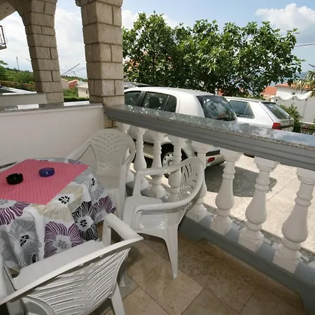 Apartment Family Friendly With A Swimming Pool - 5489